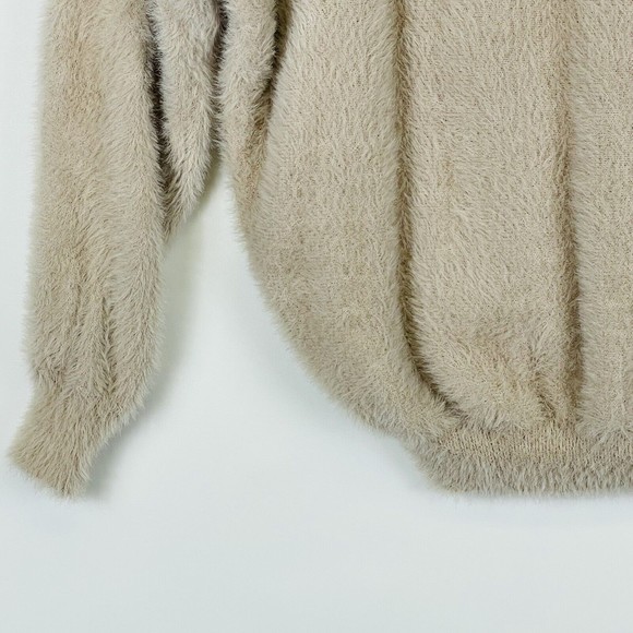 Andree by‎ Unit Blush Cream Fuzzy Shag Pullover Wide Neck Sweater Womens Small - Picture 3 of 6
